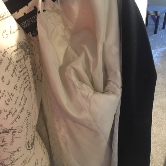 Women’s Blazer - Picture 6 of 7